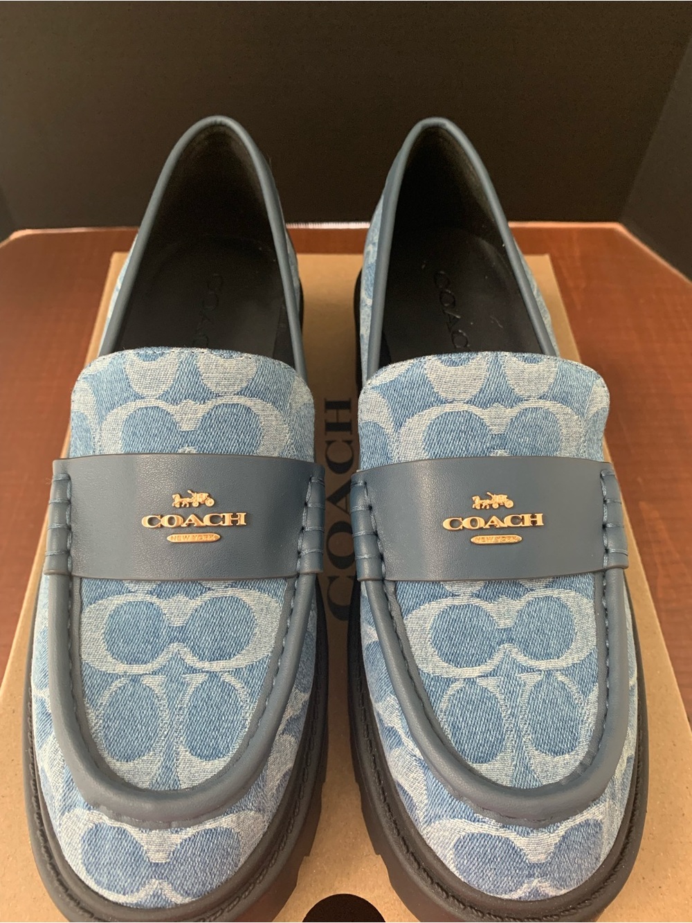 NEW In Box COACH Women's Lucy Lug Sole In Signature Denim Indigo Size 8.5 CDF78 - Picture 1 of 12